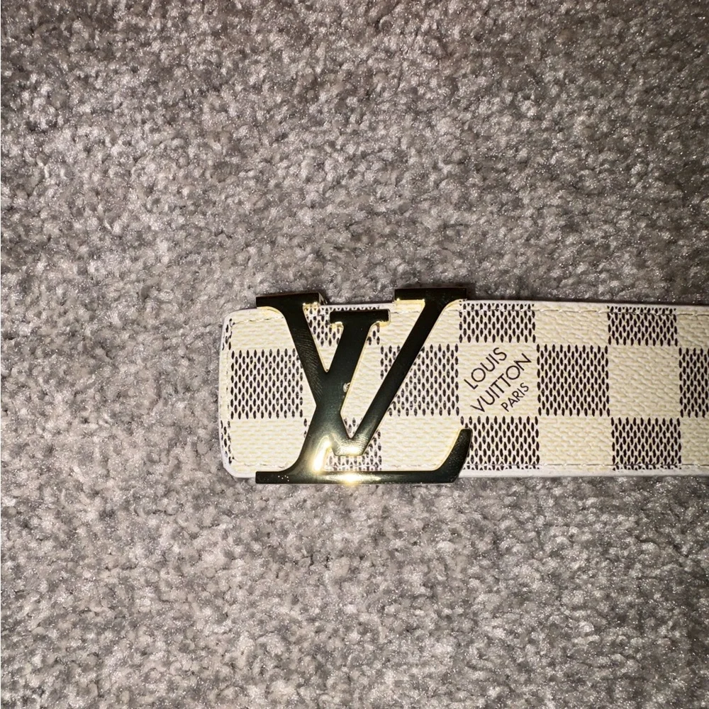 Louis Vuitton Damier Cream/Grey Initiales LV Gold 40mm Belt - Picture 11 of 14